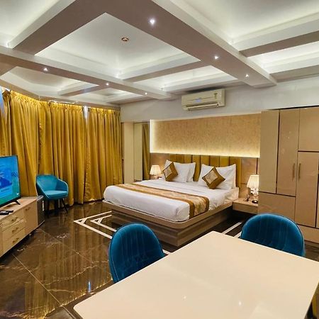 Home2 Renaissance Club Mumbai Kültér fotó