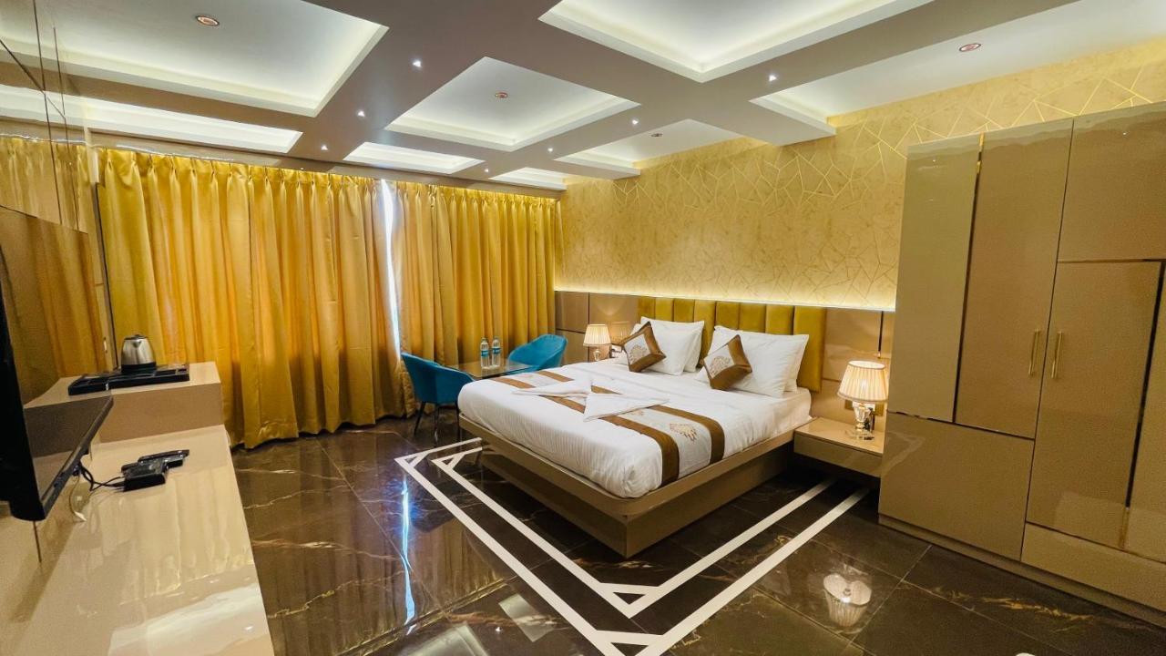 Home2 Renaissance Club Mumbai Kültér fotó